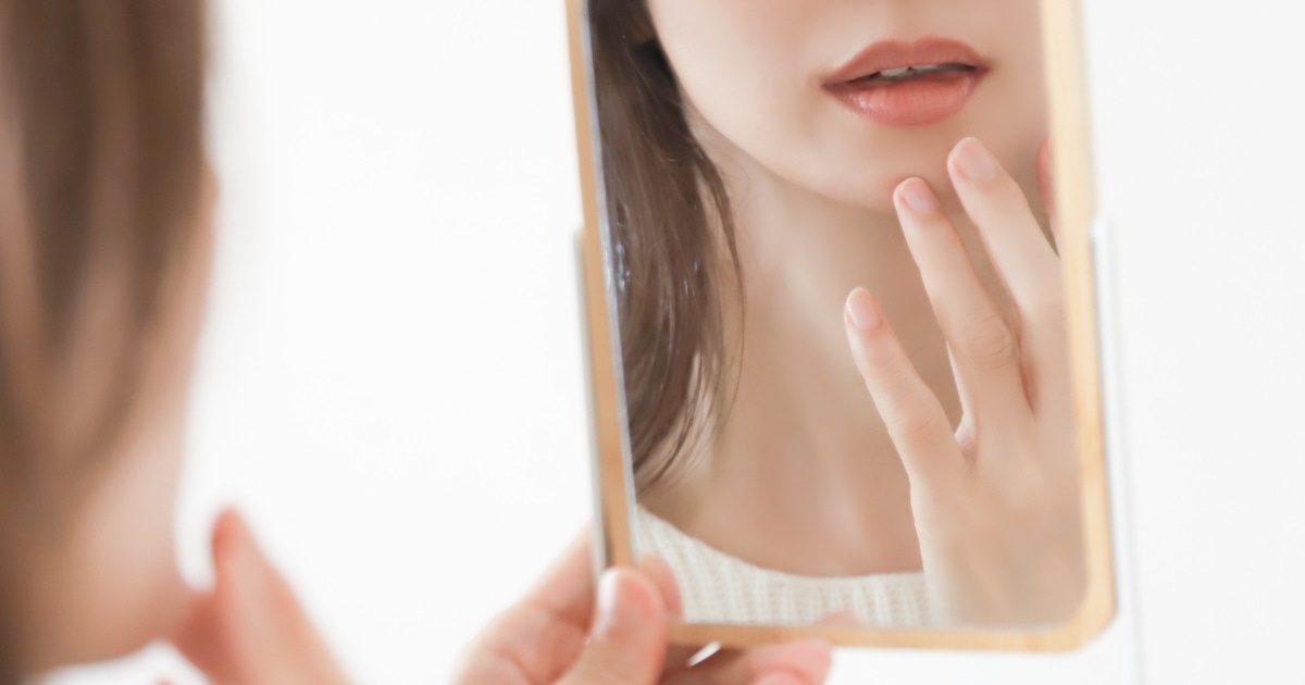 唇が荒れる原因は?効果的なケア方法を紹介!